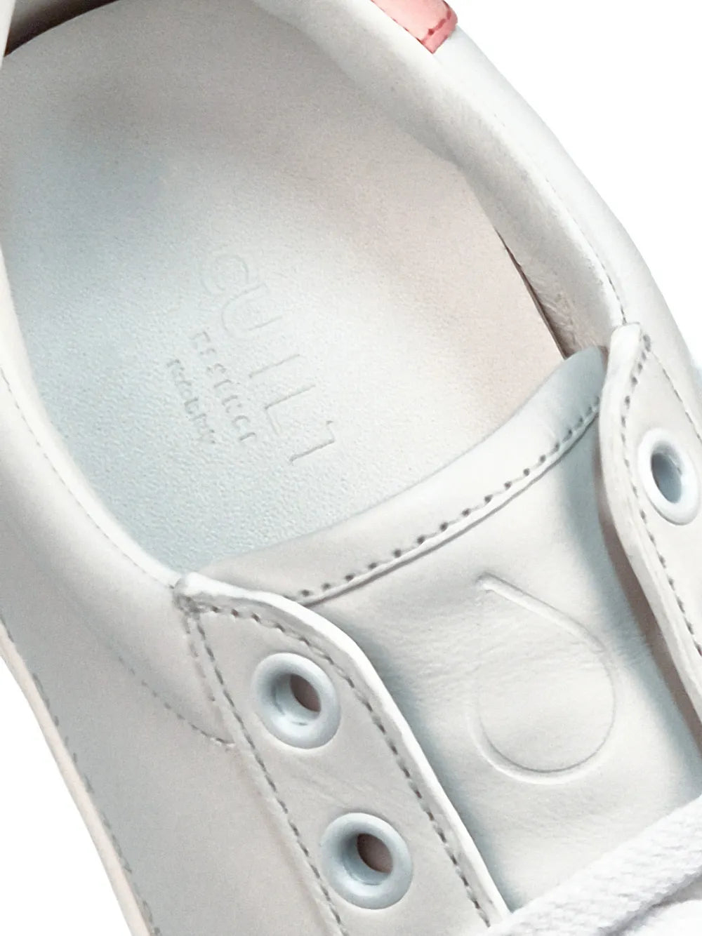 CU | LT ESSENCE Lace-Up Low-Top