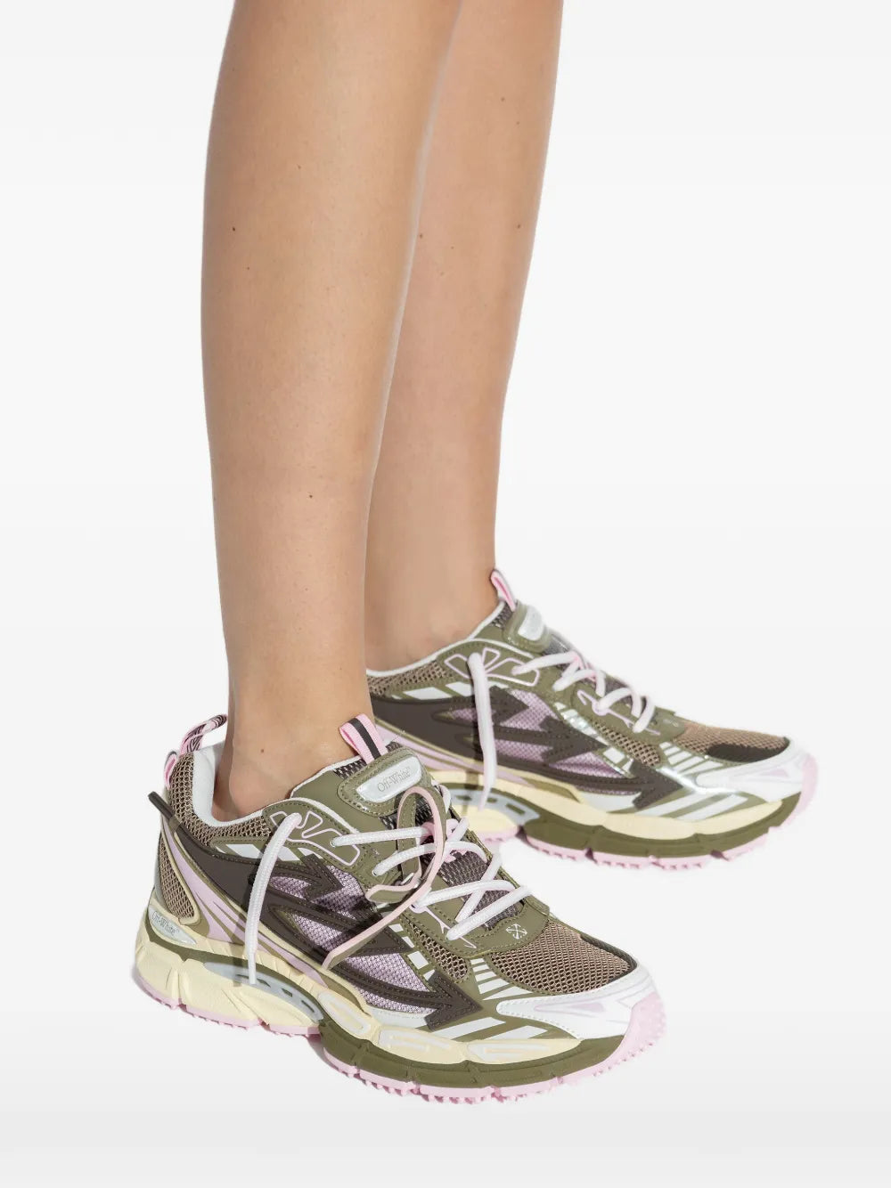 Off-White Be Right Back Tag-Detail