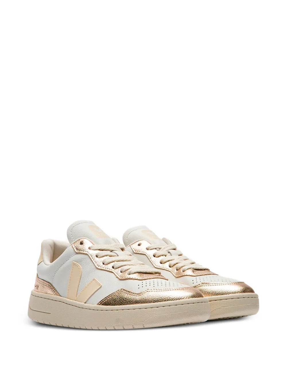 VEJA V-90 Leather